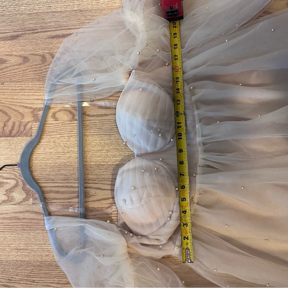 Elegant Cream Special‎ Occasion Dress with Timeless Design - Picture 6 of 9